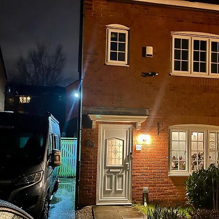 In Our Liverpool Home Sleeps 5 In 2 Double & 1 Single Bedrooms Екстериор снимка