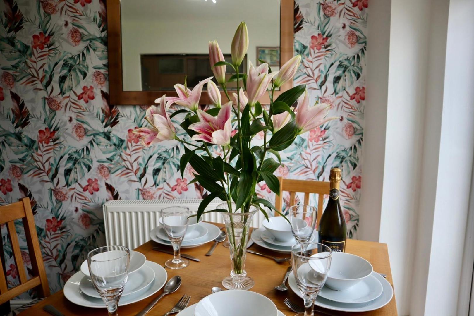 In Our Liverpool Home Sleeps 5 In 2 Double & 1 Single Bedrooms Екстериор снимка