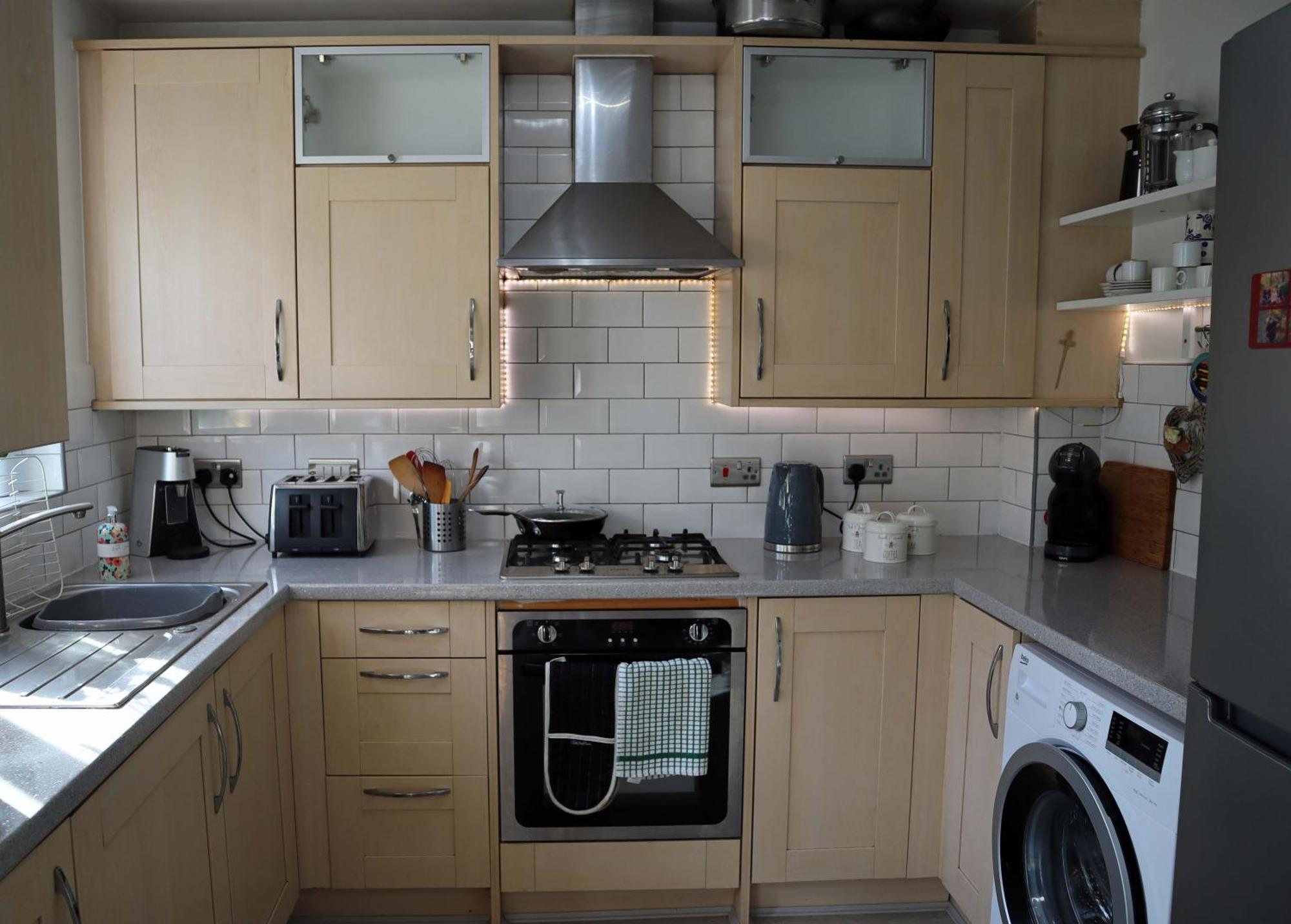In Our Liverpool Home Sleeps 5 In 2 Double & 1 Single Bedrooms Екстериор снимка