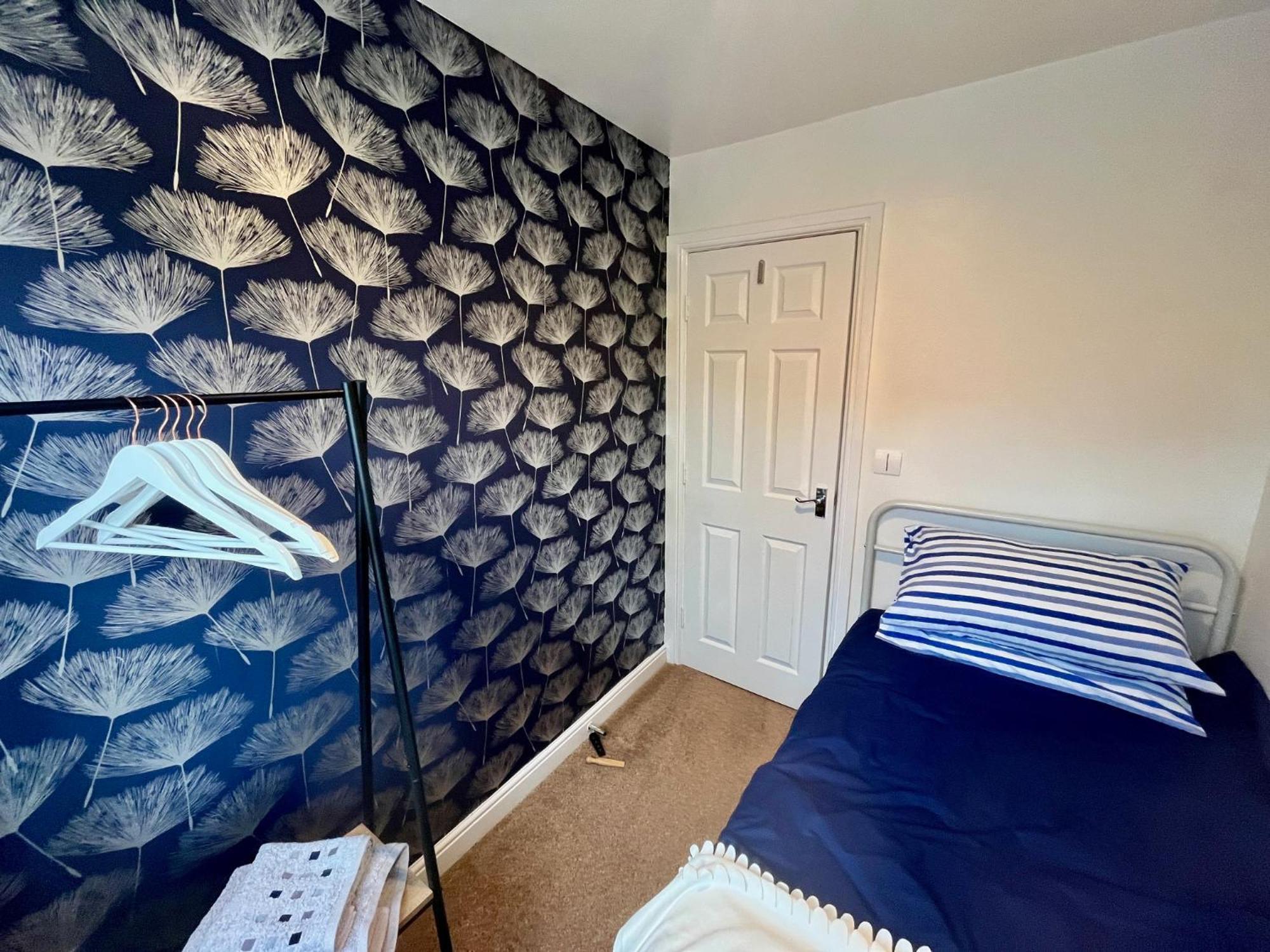 In Our Liverpool Home Sleeps 5 In 2 Double & 1 Single Bedrooms Екстериор снимка