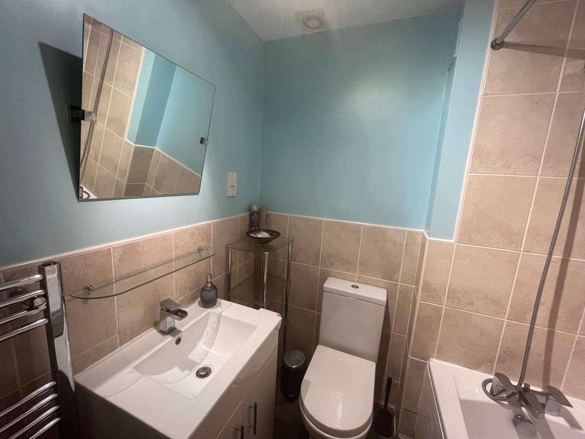 In Our Liverpool Home Sleeps 5 In 2 Double & 1 Single Bedrooms Екстериор снимка